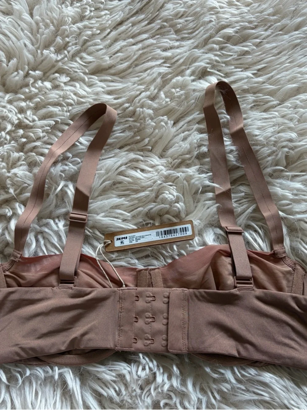 SKIMS No Show Molded Unlined Balconette Bra in Sienna 36A - Picture 2 of 6